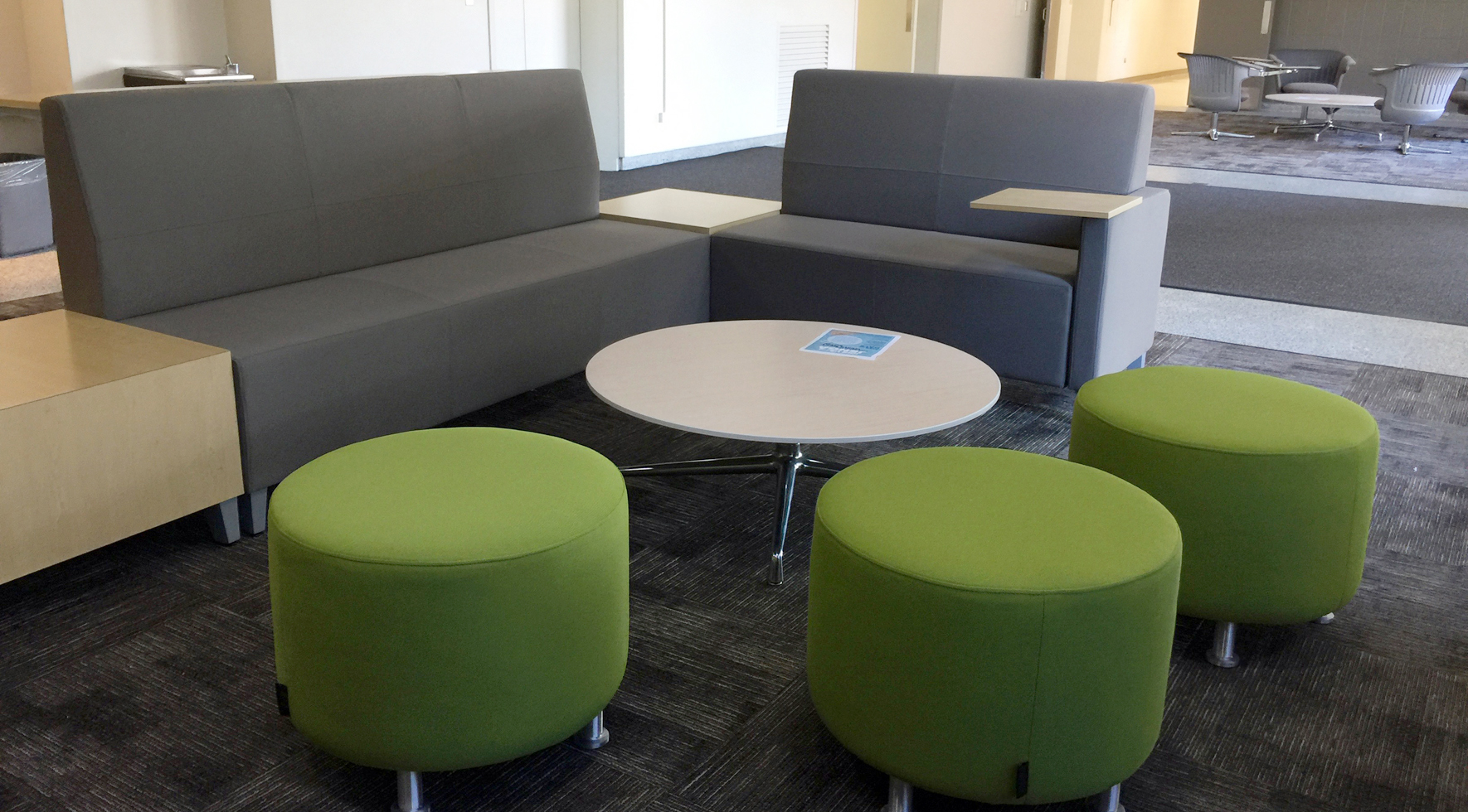 Collaboration space using modular, movable furniture