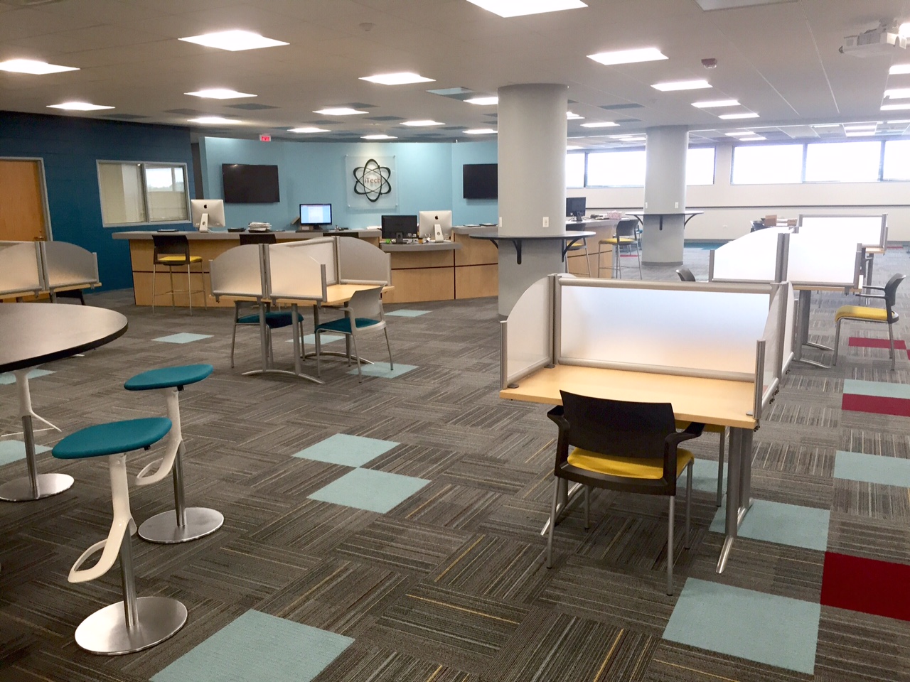 Individual study spaces with privacy