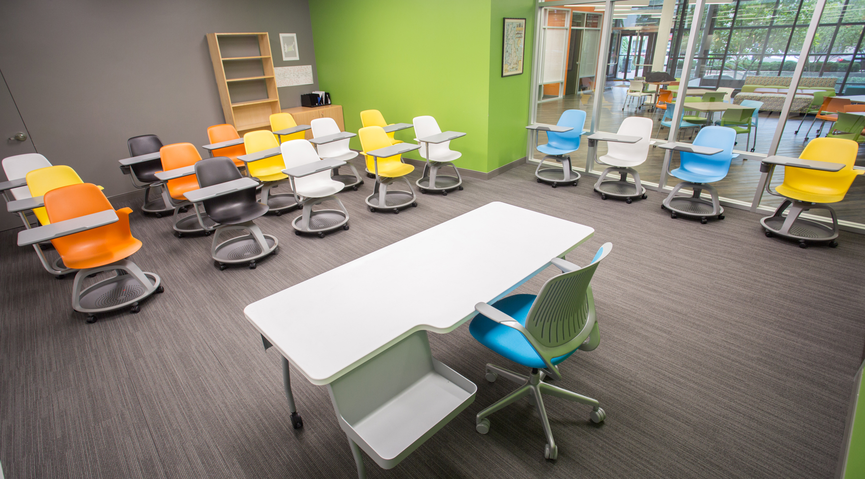 Reconfigurable furniture in the learning space
