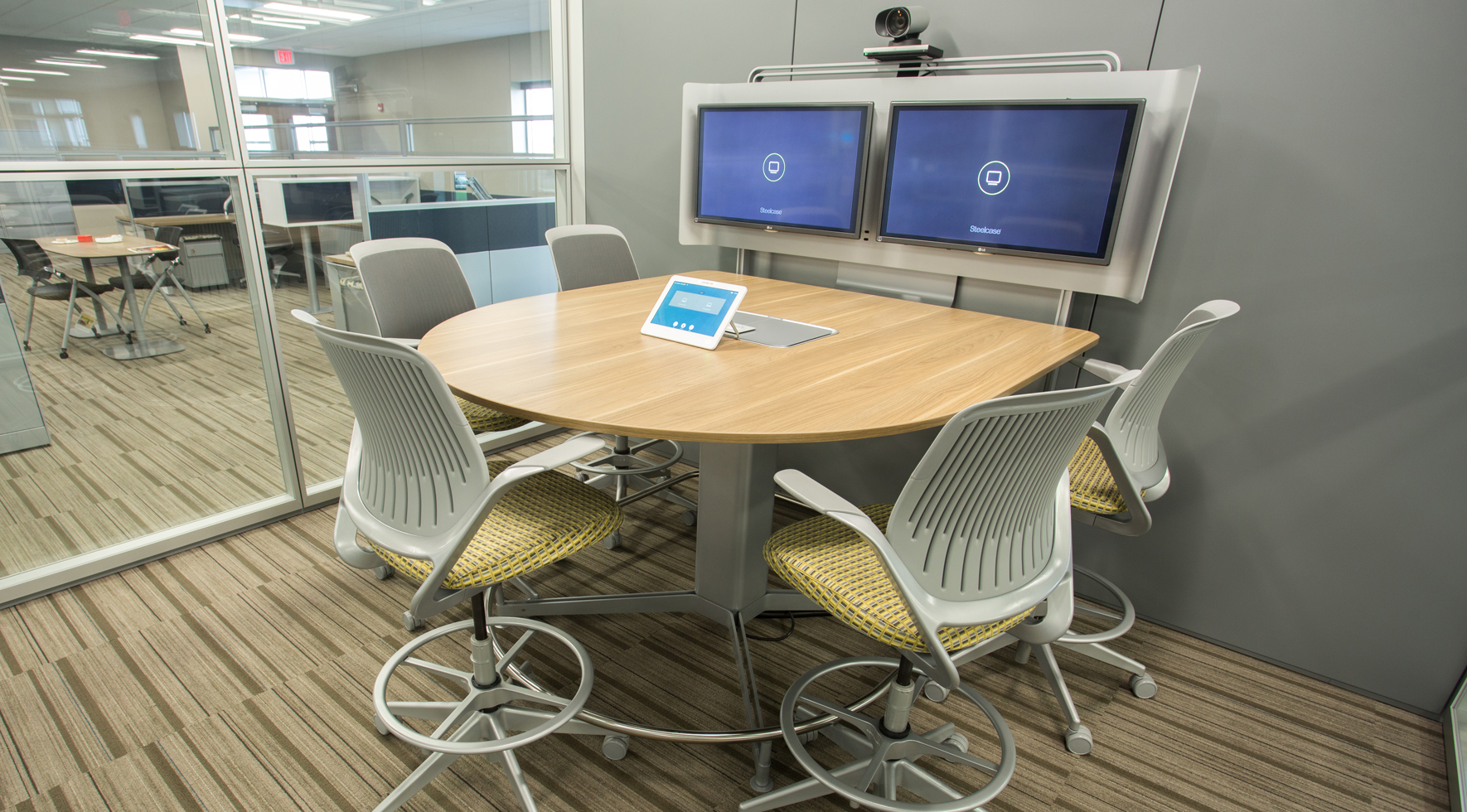 Integrated Technology in a Workplace Meeting Space