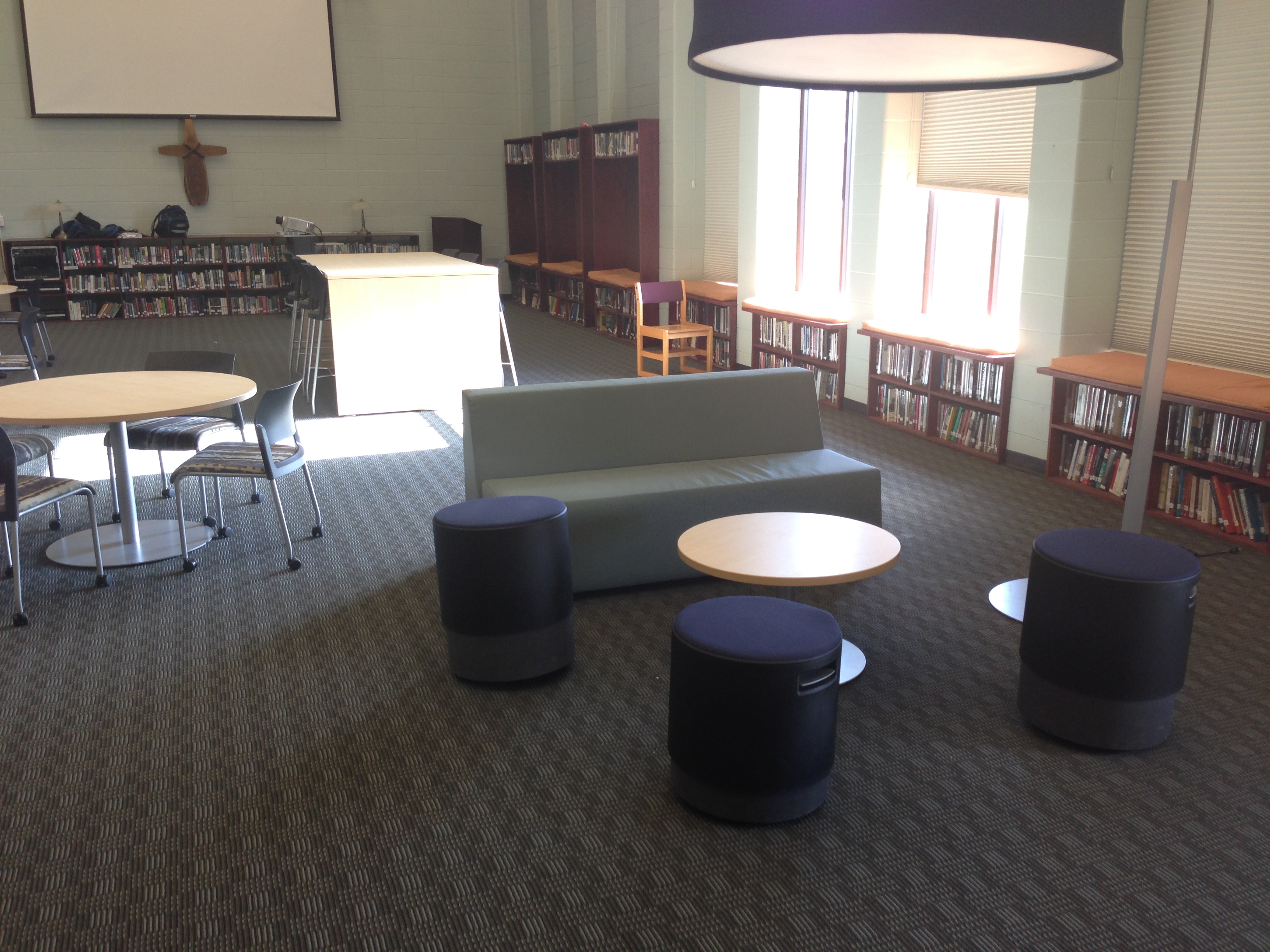 Reconfigurable furniture in a library environment